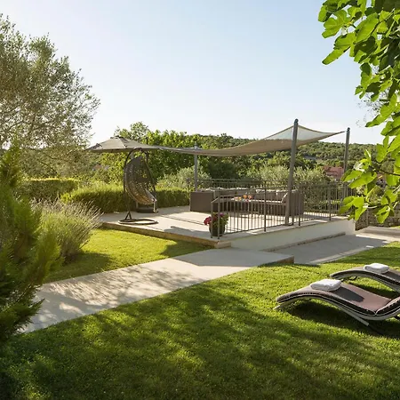 Nice Home In Matohanci With Jacuzzi * Matohanci