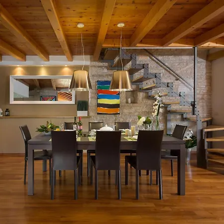Beautiful In With Kitchen Holiday home *