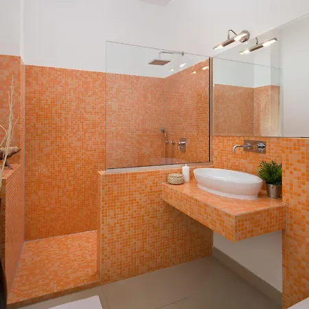 Nice Home In Matohanci With Jacuzzi Semesterbostad