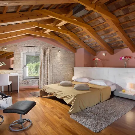 Holiday home Beautiful In With Kitchen Matohanci